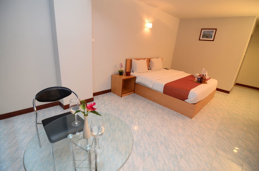 Oyo 257 Sea Paradise Hotel Sattahip Dış mekan fotoğraf