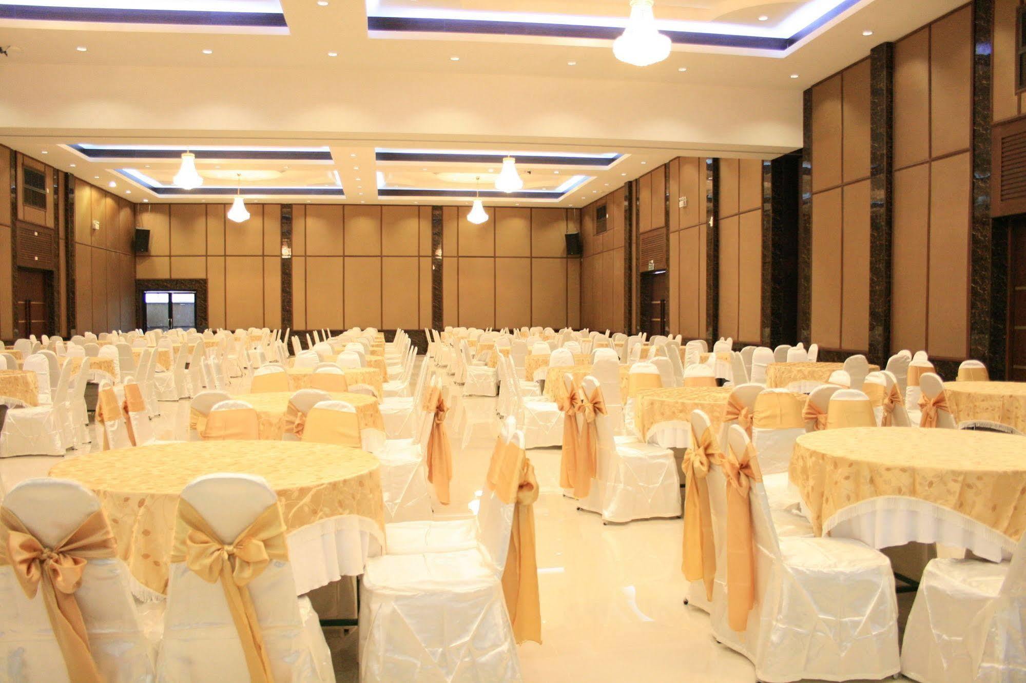Oyo 257 Sea Paradise Hotel Sattahip Dış mekan fotoğraf