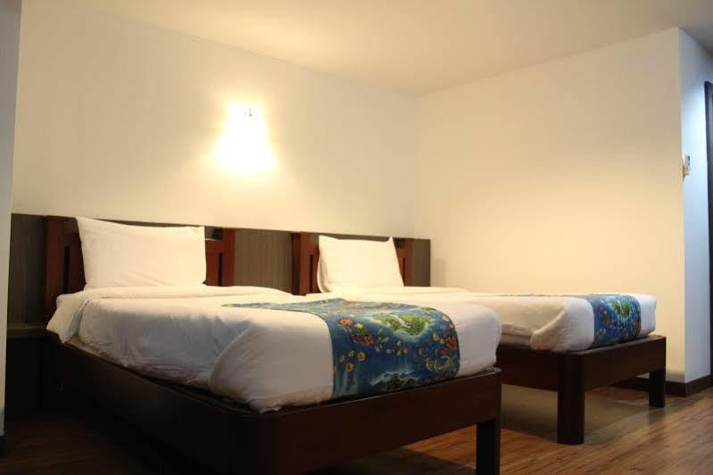 Oyo 257 Sea Paradise Hotel Sattahip Dış mekan fotoğraf