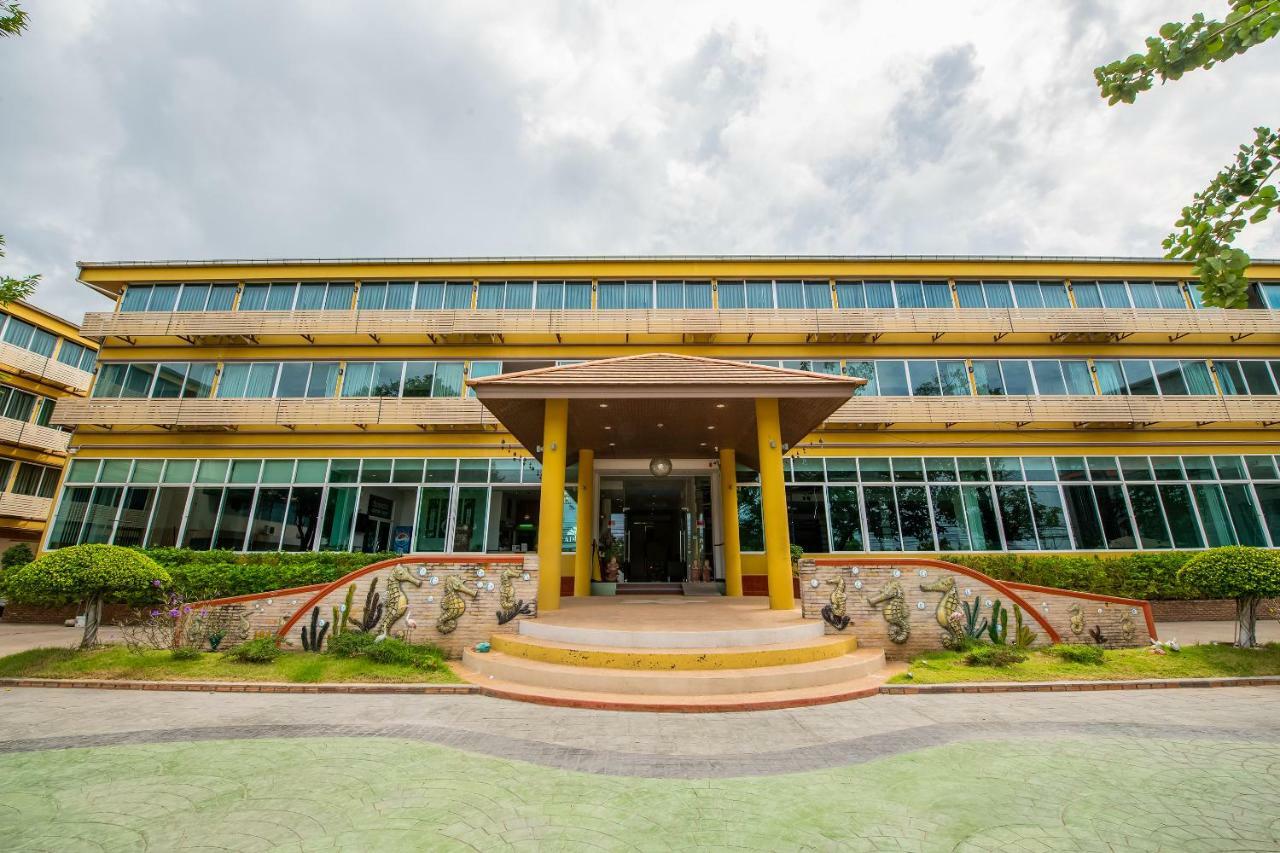 Oyo 257 Sea Paradise Hotel Sattahip Dış mekan fotoğraf